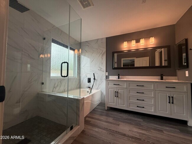 Building Photo - 1567 N Tucana Ct