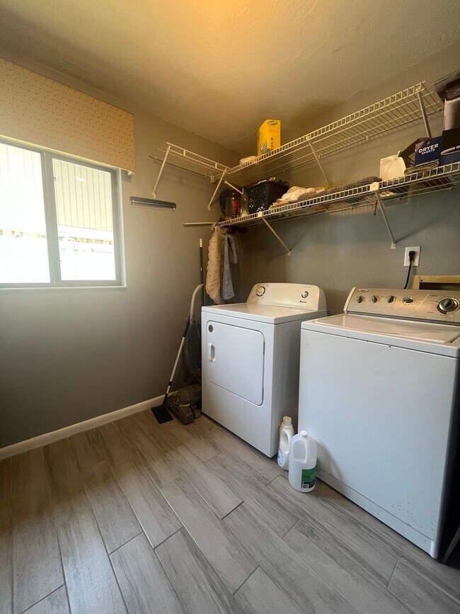 Building Photo - Fully Furnished 3-Bedroom Home in Palm Coa...