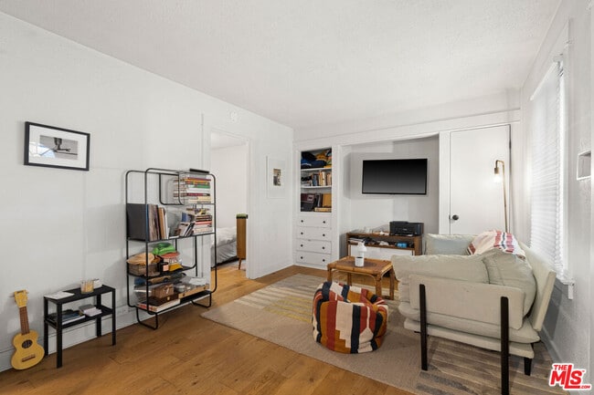 Building Photo - 2009 Dell Ave