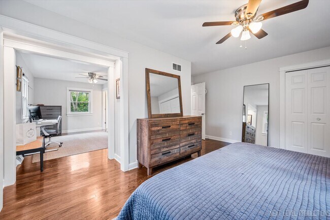 Building Photo - 413 Cheever Ave