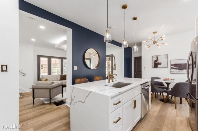 Building Photo - 4 br, 3.5 bath House - 481 Chilcote Ave