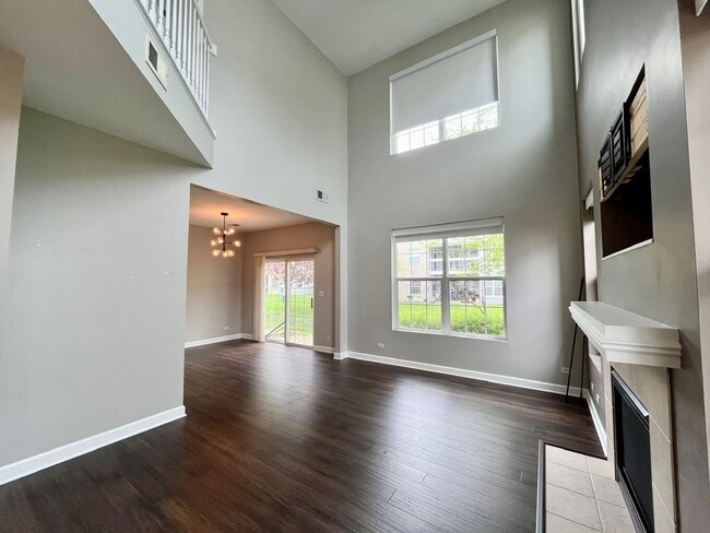 Building Photo - 1919 Golden Gate Ln