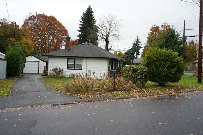 Building Photo - r3008unanderavev