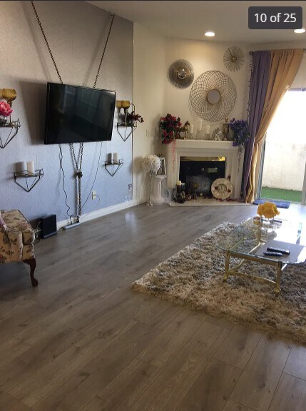 Building Photo - 5219 Newcastle Ave