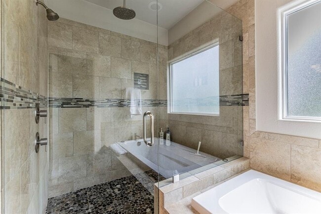 Building Photo - 1700 Singleton Ave