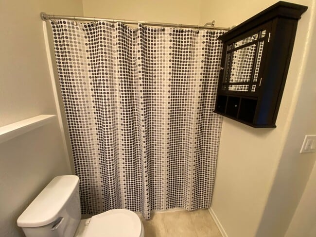 Building Photo - Rosamond 3+Office Available Now!