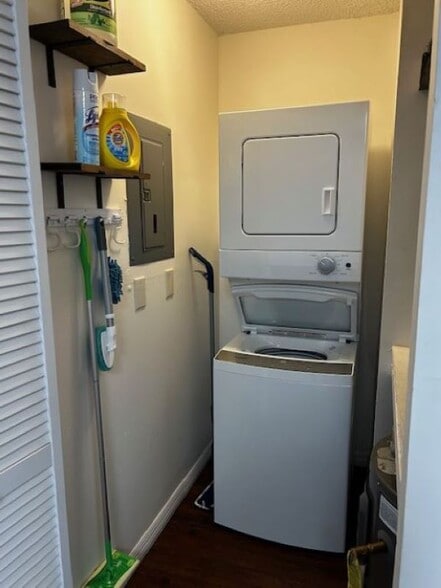 Laundry - 1720 Murrell Rd