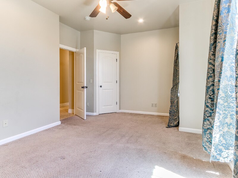 Building Photo - 2525 SE 13th St