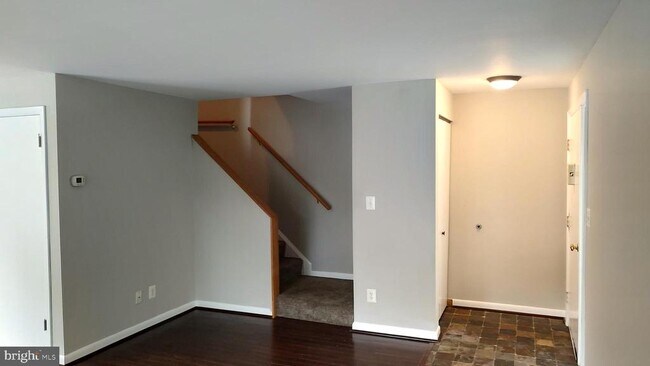 Building Photo - 35 Eastford Ct