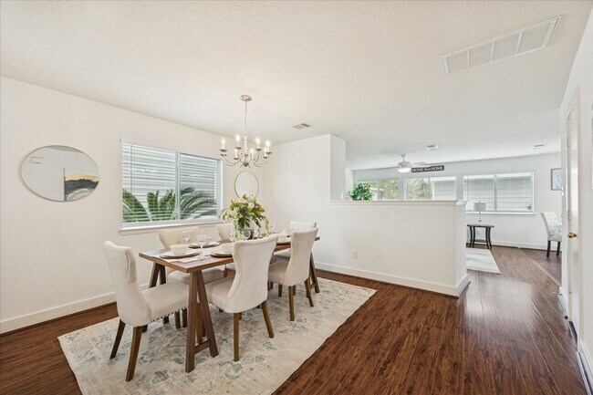 Building Photo - 10727 Cobblecreek Way