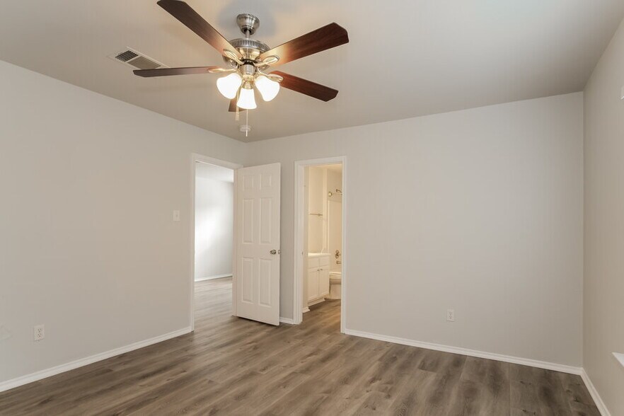 Building Photo - 1404 Geoffs Dr