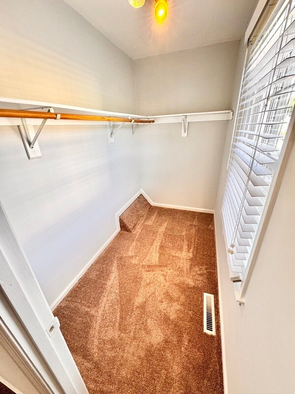 Building Photo - 1508 Honor Dr