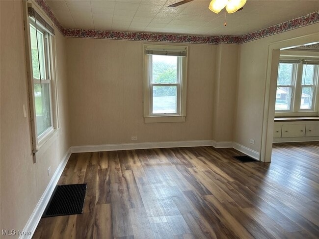 Building Photo - 186 Idabelle Ave
