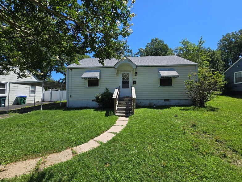 Building Photo - 1715 Rockwood Rd