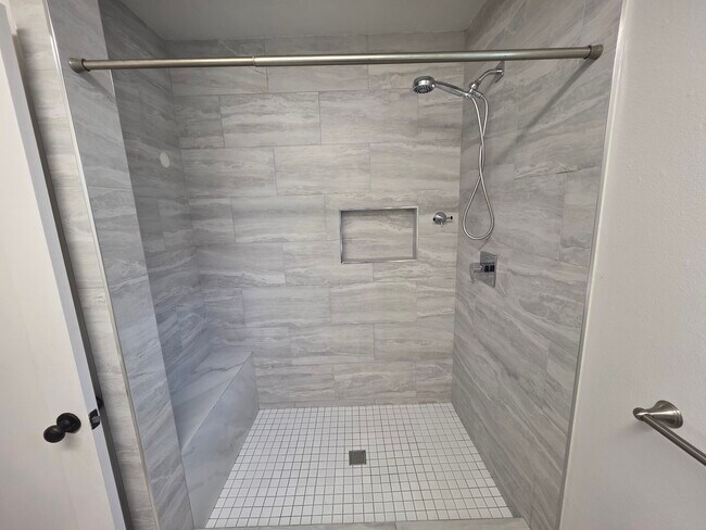 Shower - 1748 Wellesley Ave