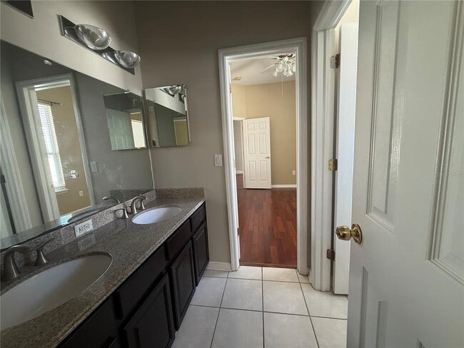 Building Photo - 5516 Garden Arbor Dr