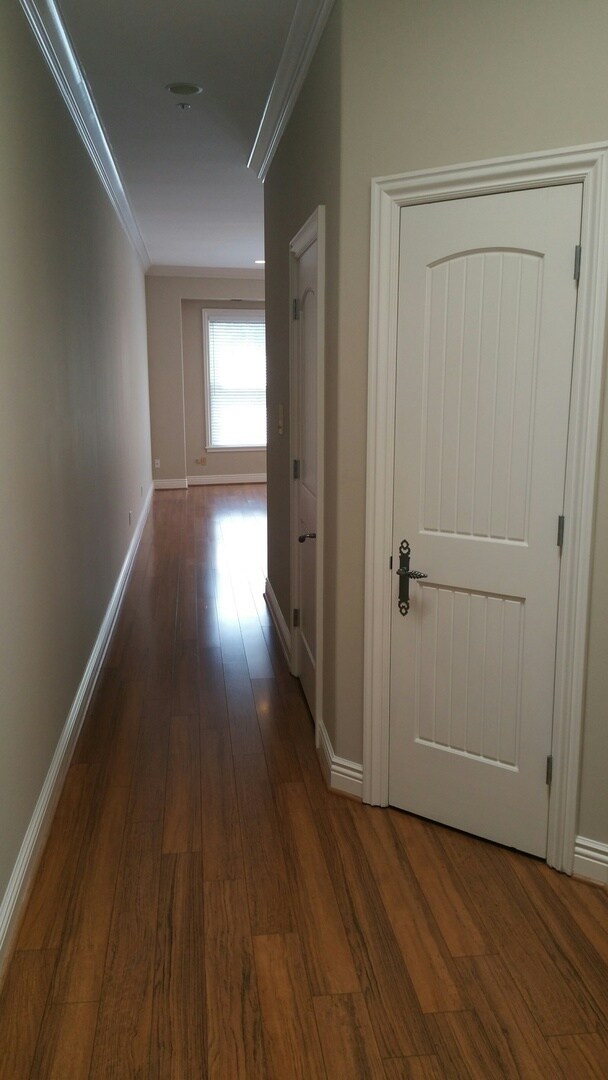 Building Photo - East Main Street