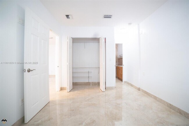 Building Photo - 12615 E Randall Park Dr