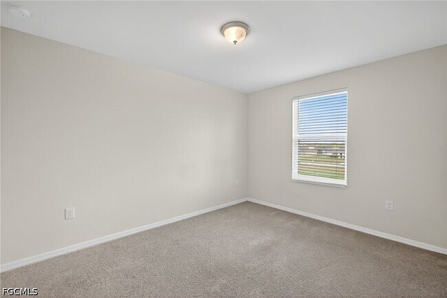 Building Photo - 921 Jacaranda Pkwy E