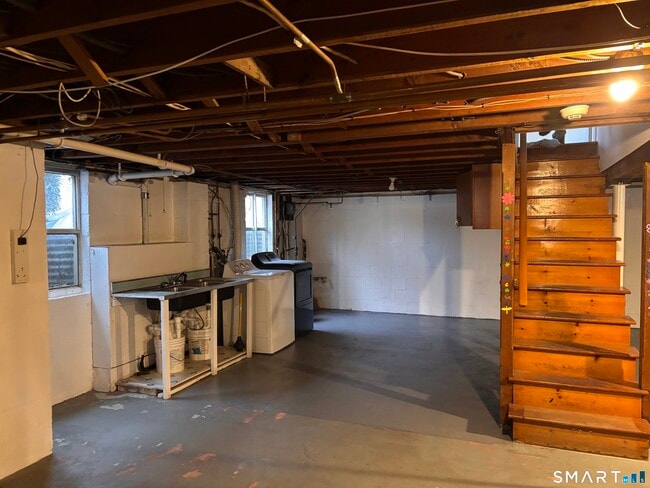 Building Photo - 249 New Canaan Ave