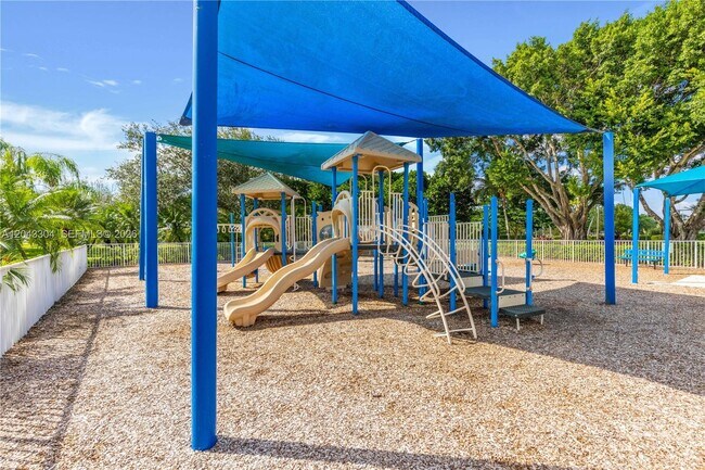 Building Photo - 1102 Camellia Cir