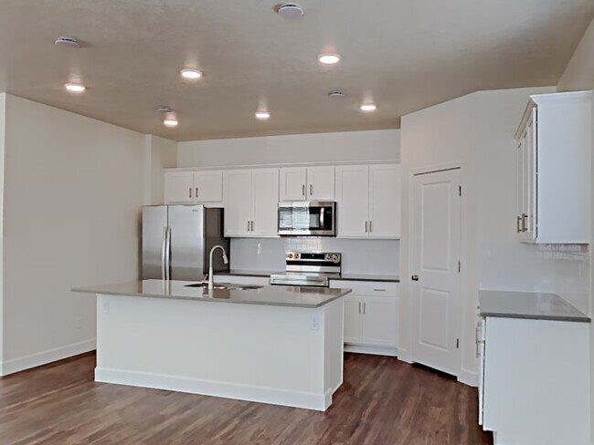 Building Photo - 6007 W Arranmore Drive