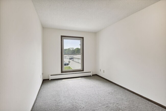 Building Photo - 819 11th Ave S