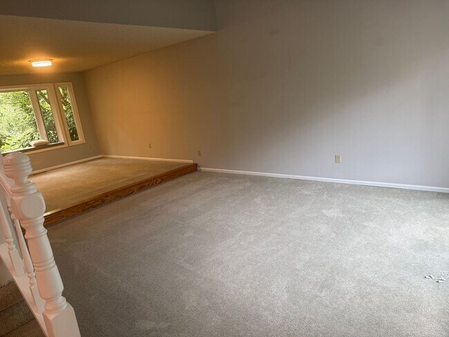 Building Photo - $3850.00 3 Bedroom 2.5 Bath Modern Style Home in Kirkland