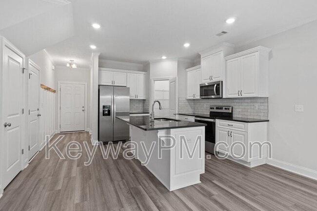 Building Photo - 837 Elsie Dr