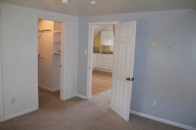 Building Photo - 35 Birdsall St