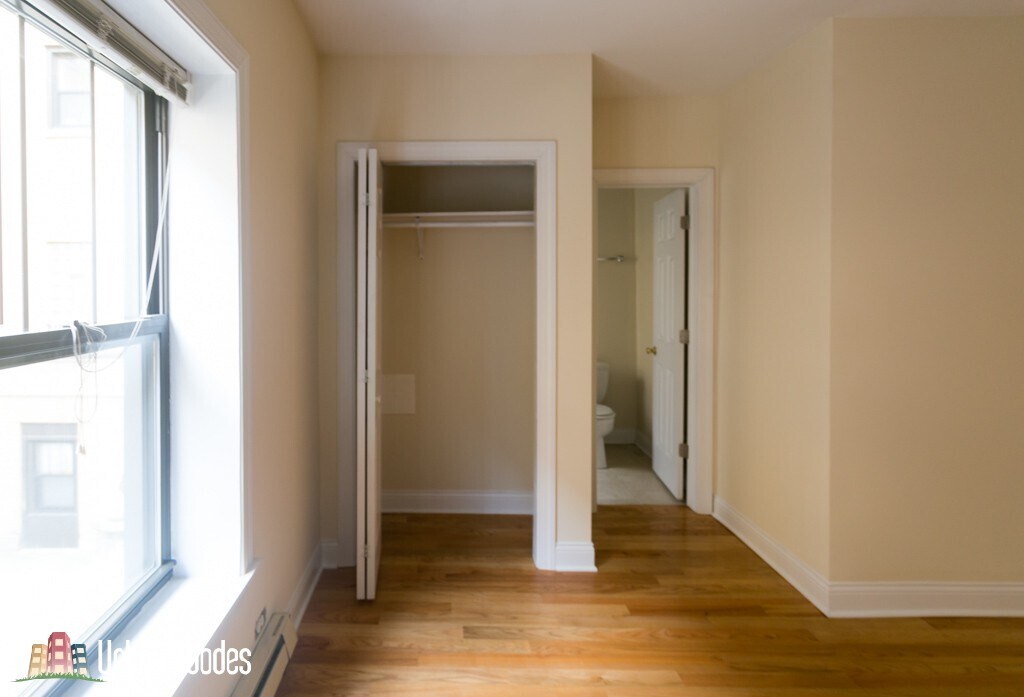 Building Photo - 2844 N Orchard St