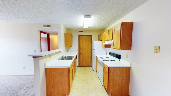 Building Photo - 5498 Cedar Springs