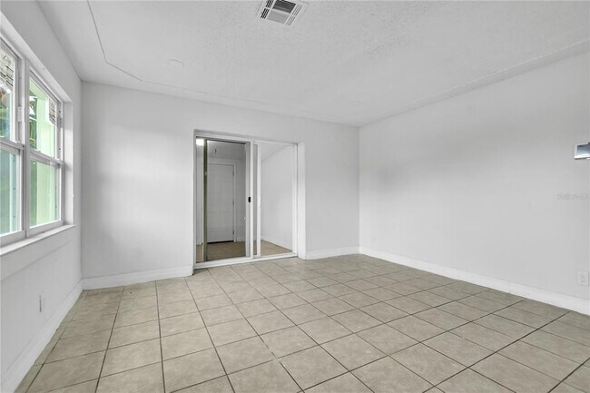 Building Photo - 3312 Plummer Cir