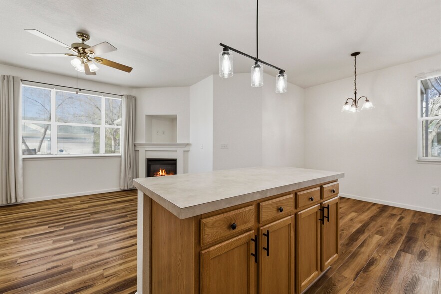 Building Photo - 1907 Grays Peak Dr