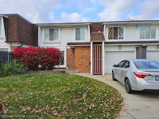 Primary Photo - 8676 Community Blvd