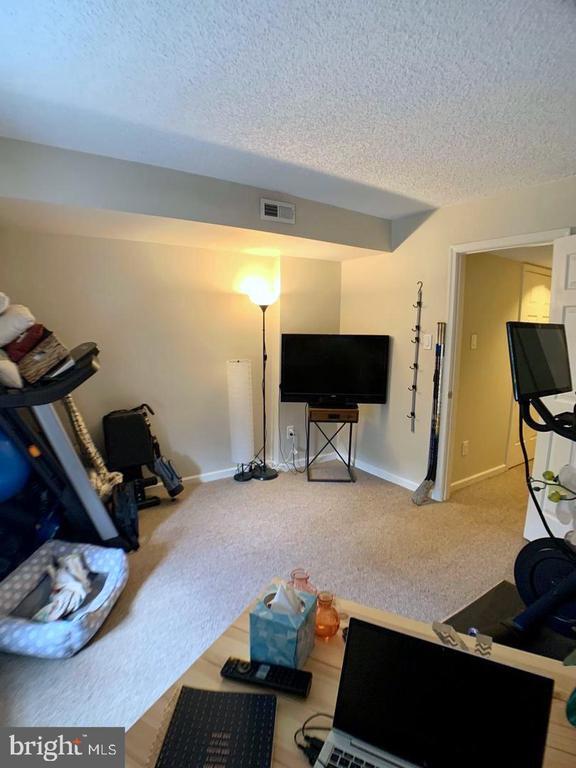 Building Photo - 209 Deer Run