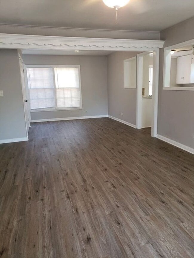 Building Photo - 3515 E Brookview