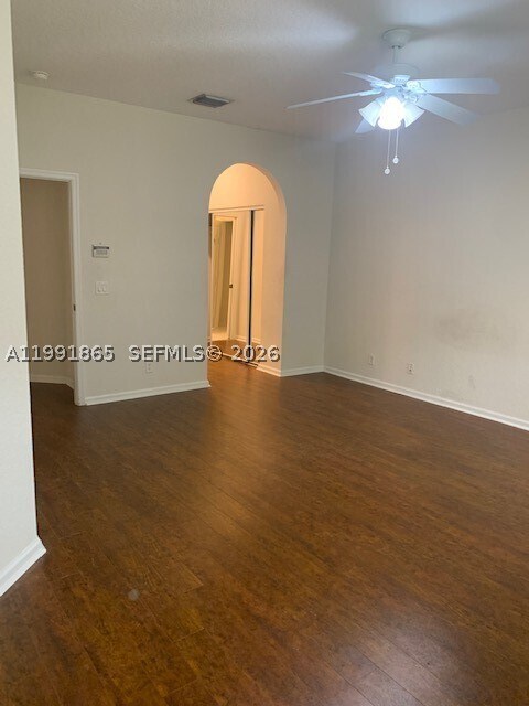 Building Photo - 2800 Kinsington Cir