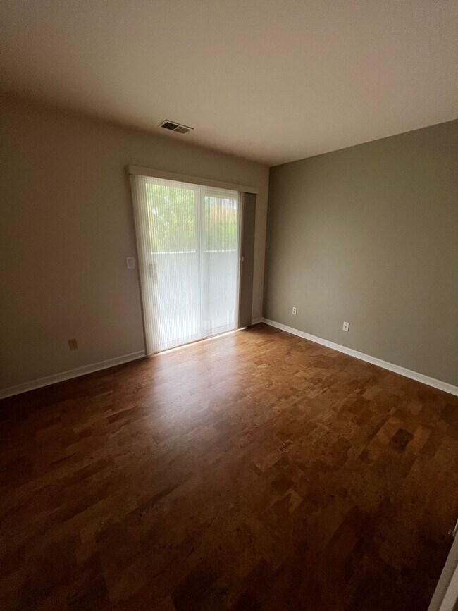 Building Photo - CHARMING 2 Bed 2 Bath Condo in Gunbarrel- ...