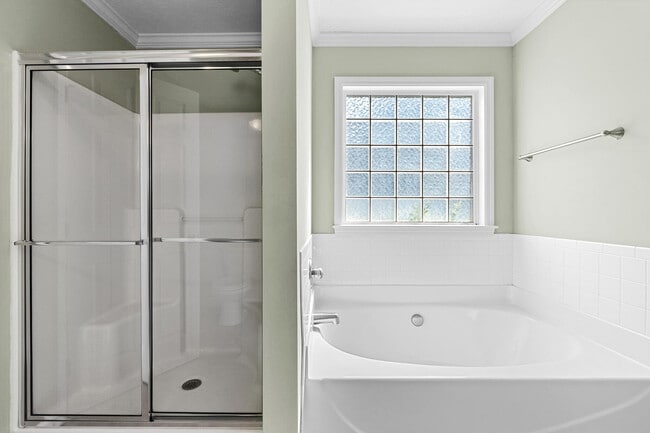 Building Photo - 228 Full Cir Dr