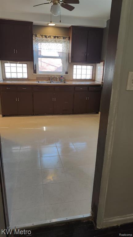 Building Photo - 8272 Outer Dr E