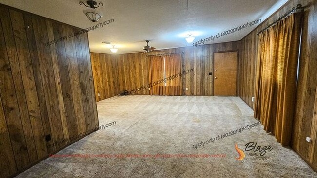 Building Photo - 4 bedroom 2 bathroom home in Lawndale read...