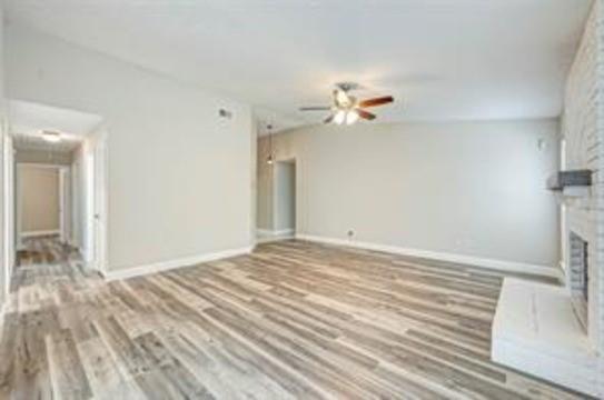 Building Photo - 6802 Glenray Dr