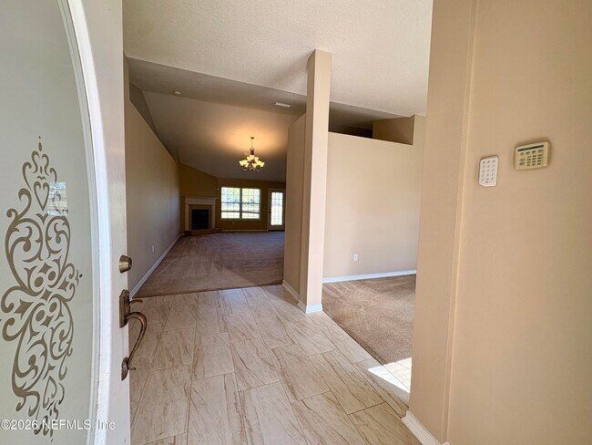 Building Photo - 15677 Moss Hollow Dr