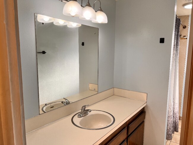 Building Photo - 117 E Euclid Ave