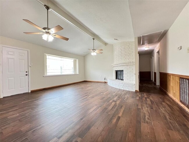 Building Photo - 9210 Meaux Dr