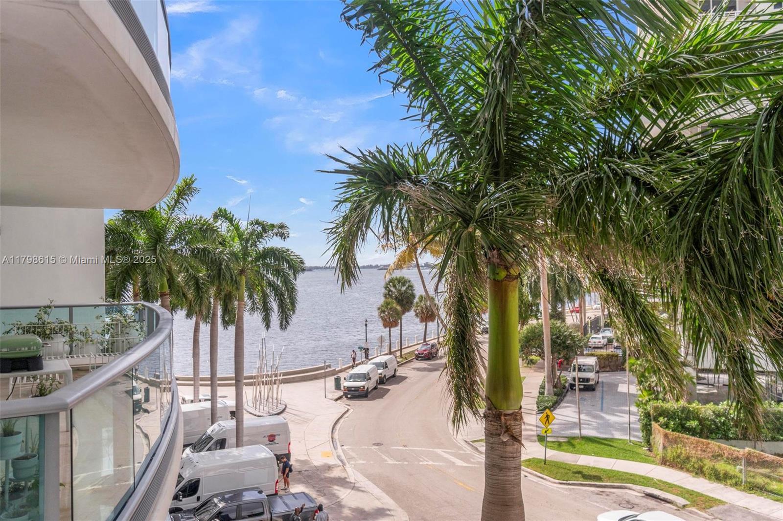 Building Photo - 1331 Brickell Bay Dr