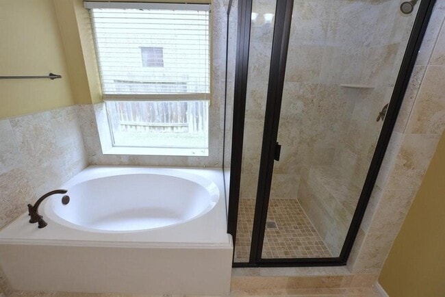 Building Photo - 1523 Stone Canyon Dr