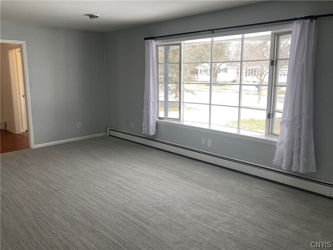 Building Photo - 449 Bugbee Dr
