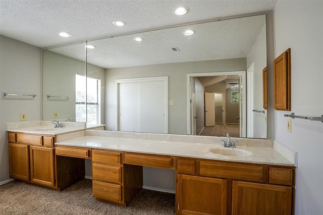 Building Photo - 1416 Golden Gate Dr